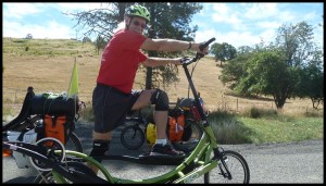 un gars avec un engin encore plus bizarre que les nôtres