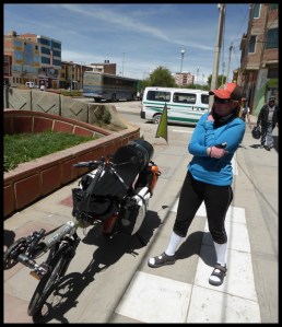 Vous vous souvenez de Punkie Brewster ? Là re-voilà avec ces chaussettes de foot anti-cancer de la peau