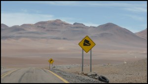 on adore ce panneau. Celui avec la flèche vers la droite bien sur