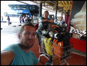 Fini e vélo, on voyage en caddie !!