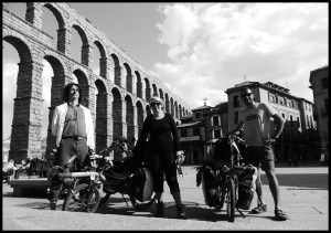 c'est qui à gauche ???