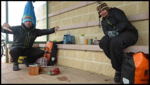 Longue pause sous un abri-bus