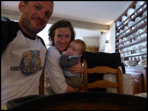 regardez, il m'admire déjà.